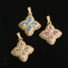 Custom-made s925 silver Moissanite four-leaf clover pendant necklace for women with a light luxury and high-end feel from Europe and America